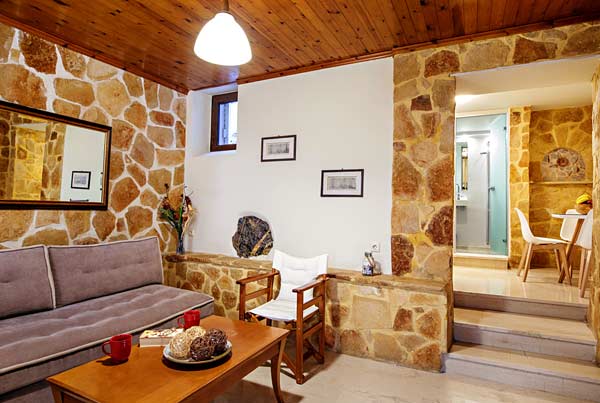 Mirthios Apartments - Entspannen Sie sich in den komfortablen Wohnzimmern