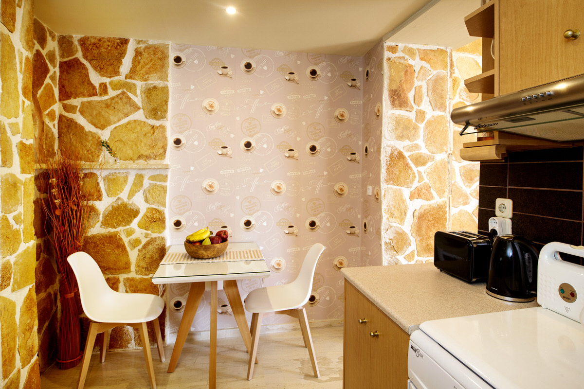 The dining corner of the kitchen room