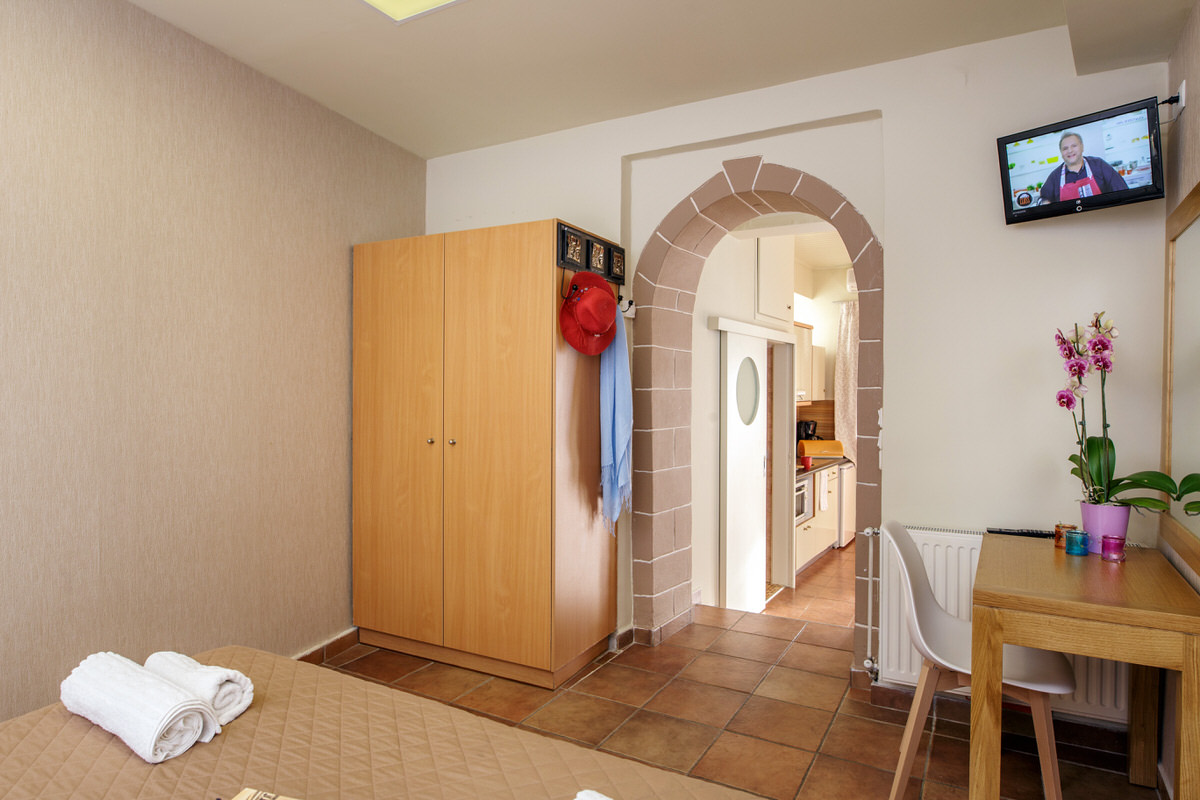 Bedroom corners
