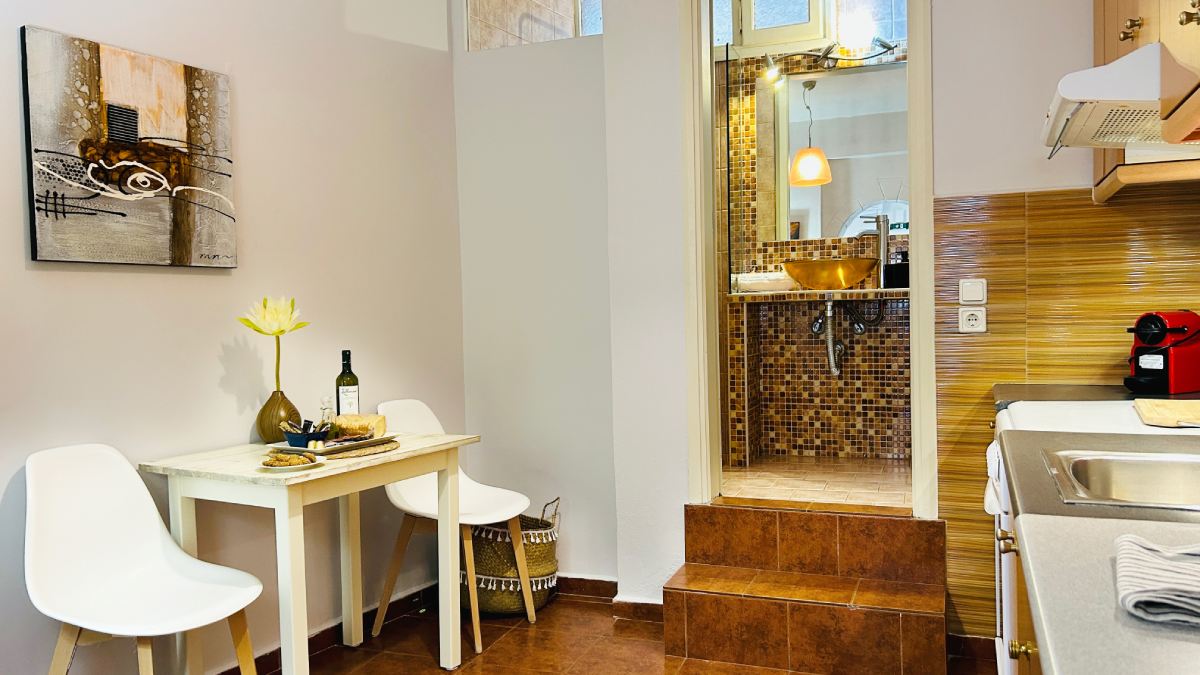 The dinning corner of the kitchen room