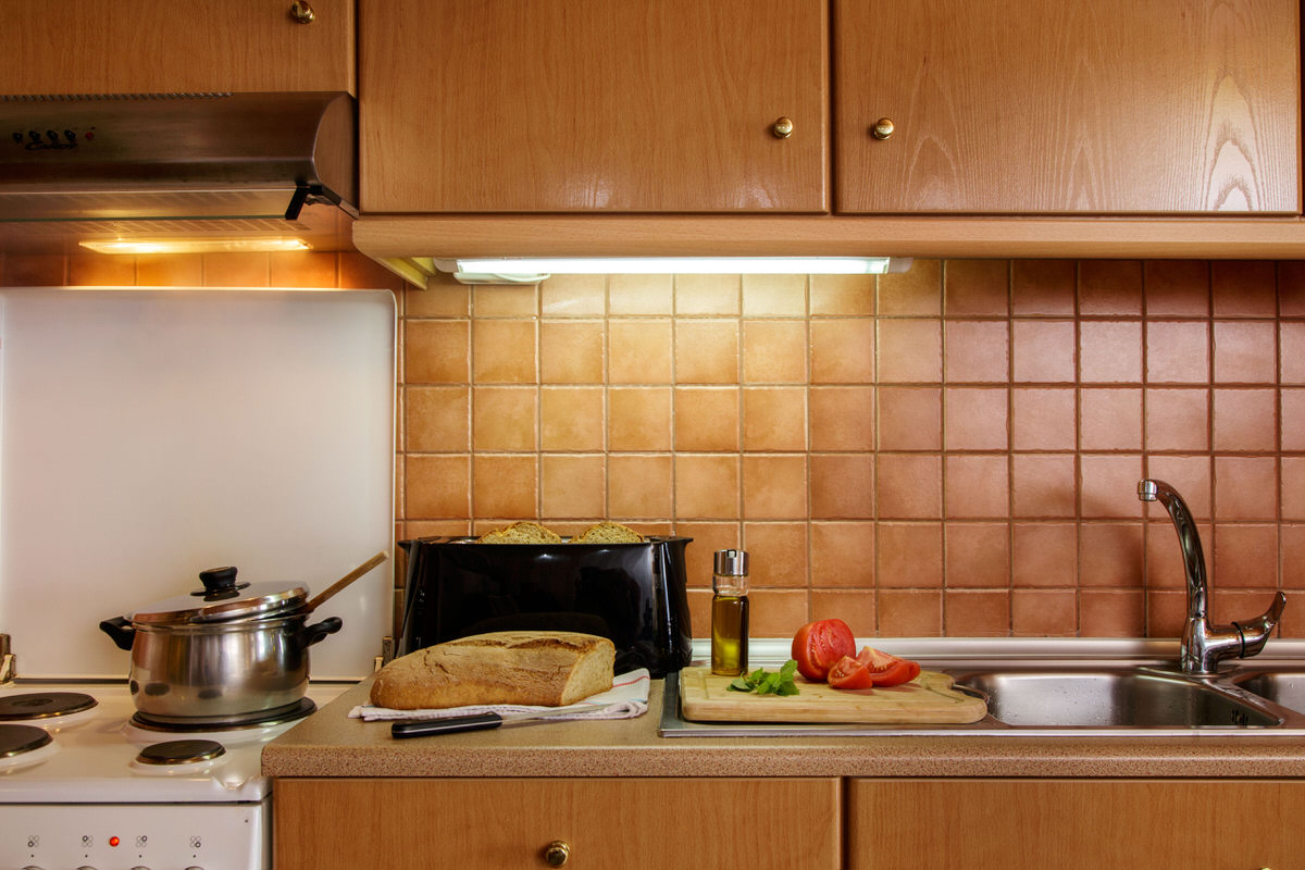 The fully-equipped kitchen bench