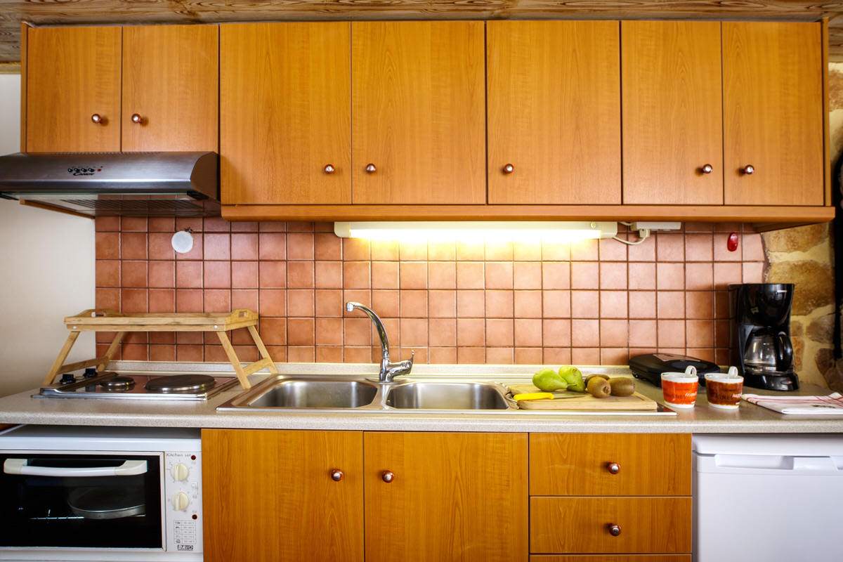 The fully-equipped kitchen corner