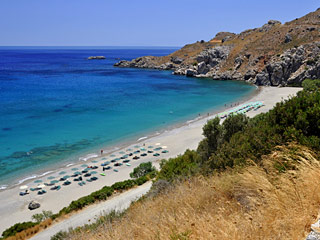 Der Strand von Souda ist nur 4 km von AnnaView Apartments entfernt