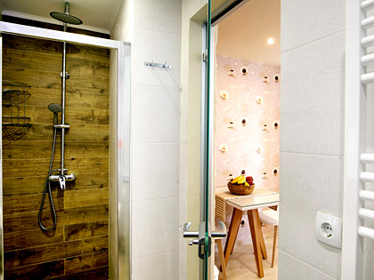 Luxuriöse Badezimmer der AnnaView Apartments