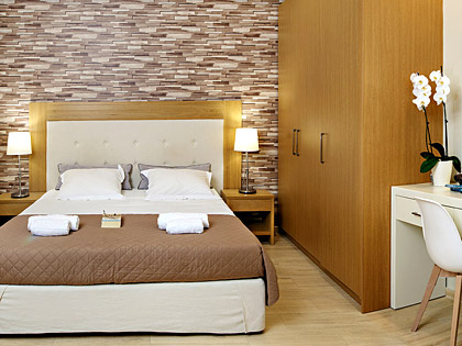Das luxuriöse Schlafzimmer des TYP-A+ Apartments mit dem fantastischen Kingsize-Bett COCOMAT