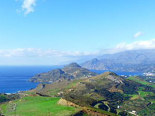 Winterurlaub auf Kreta - ATEMBERAUBENDE Aussicht von Timeos Stavros Gipfel in einer sonnigen Winterzeit