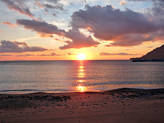 Winterurlaub auf Kreta - Amazing Winter Sonnenuntergang am Strand Plakias